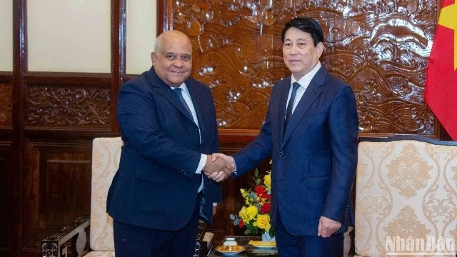 President Luong Cuong lauds outgoing Cuban Ambassador’s dedication to bilateral ties President Luong Cuong lauds outgoing Cuban Ambassador’s dedication to bilateral ties