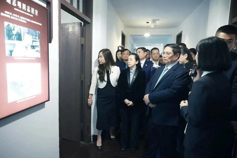 PM Pham Minh Chinh visits President Ho Chi Minh-related relic site in China’s Chongqing city PM Pham Minh Chinh visits President Ho Chi Minh-related relic site in China’s Chongqing city