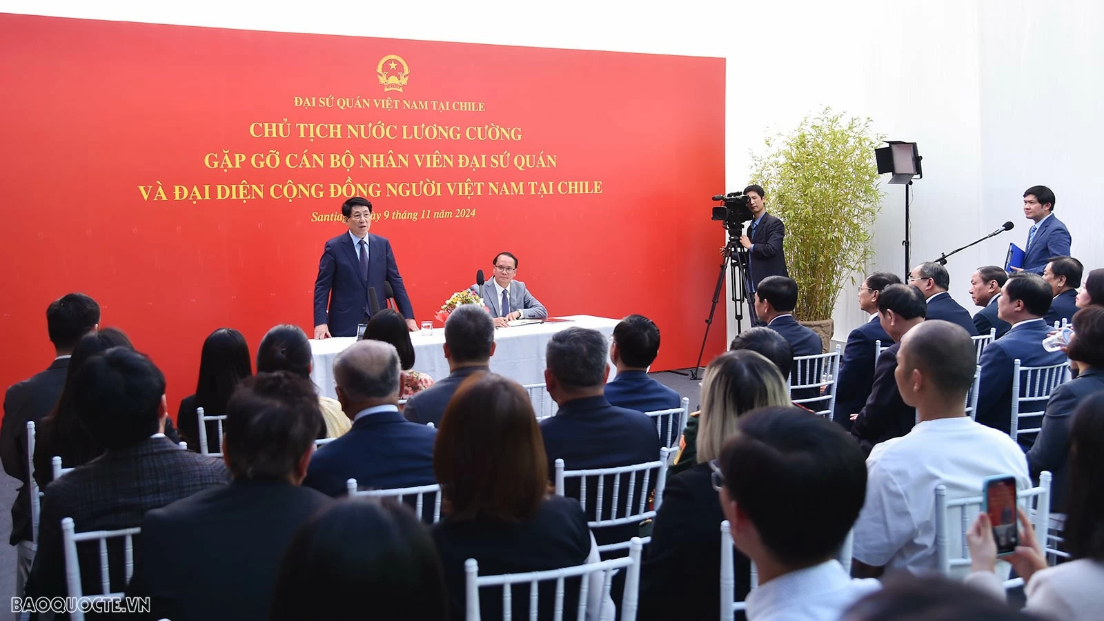 State President Luong Cuong meets with Vietnamese community in Chile State President Luong Cuong meets with Vietnamese community in Chile