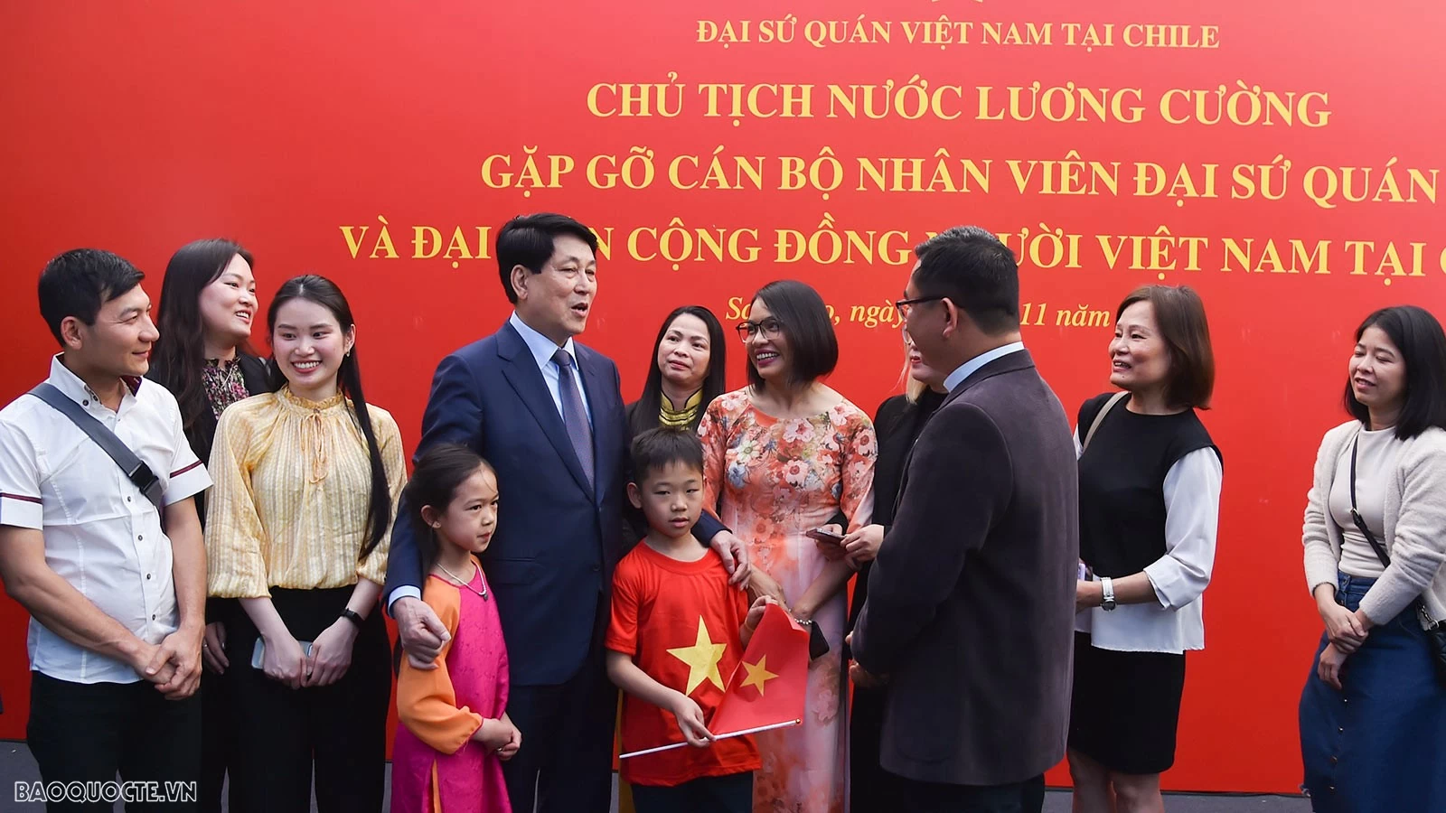 State President Luong Cuong meets with Vietnamese community in Chile State President Luong Cuong meets with Vietnamese community in Chile