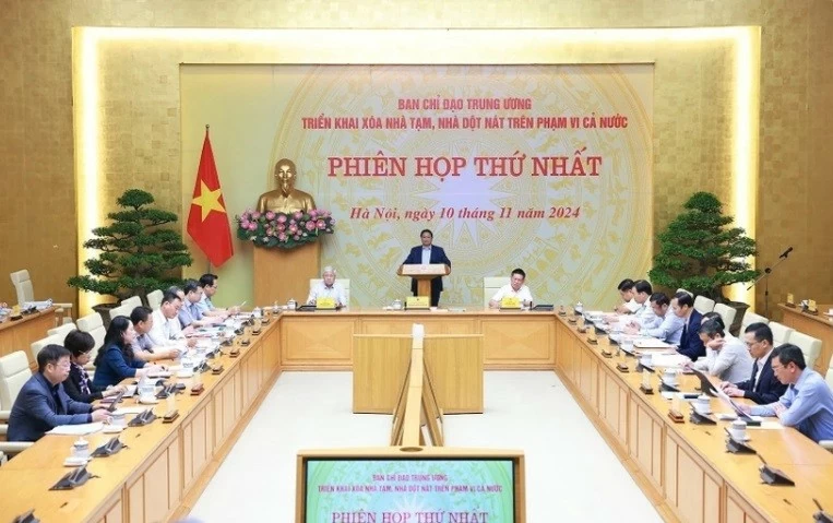 PM Pham Minh Chinh: Eradication of dilapidated houses must create movement and trend PM Pham Minh Chinh: Eradication of dilapidated houses must create movement and trend