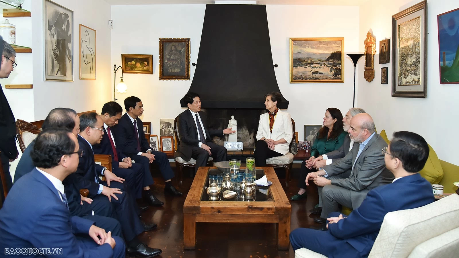 President Luong Cuong visits late Chilean President's family in Santiago President Luong Cuong visits late Chilean President's family in Santiago