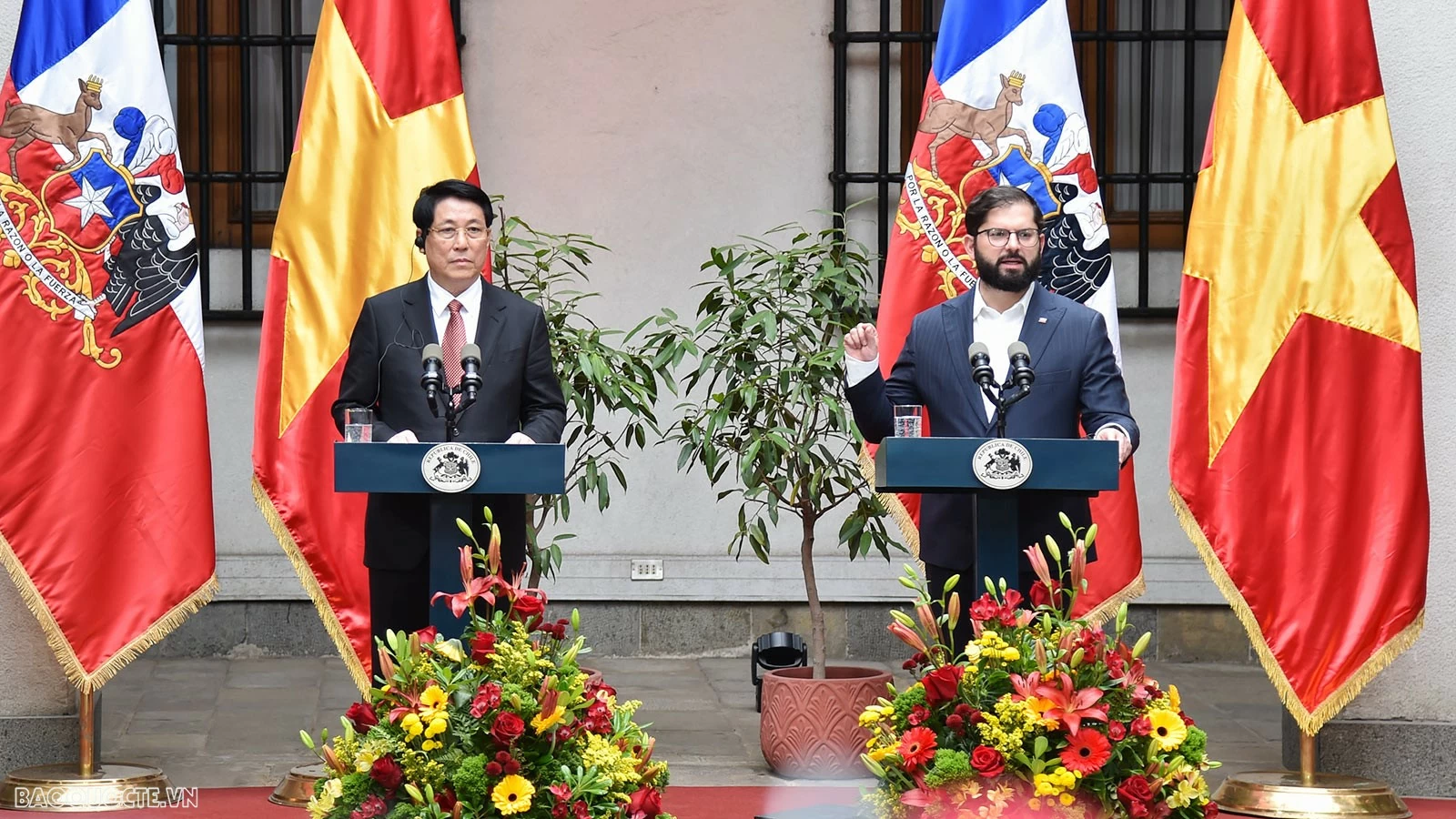 Vietnam, Chile Presidents meet with press after talks Vietnam, Chile Presidents meet with press after talks