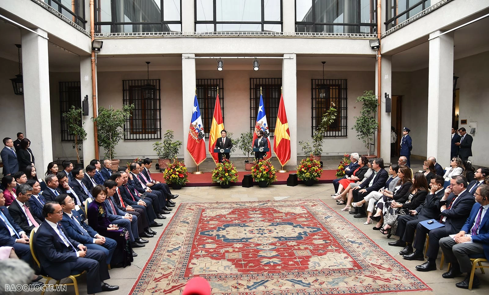 Vietnam, Chile Presidents meet with press after talks Vietnam, Chile Presidents meet with press after talks
