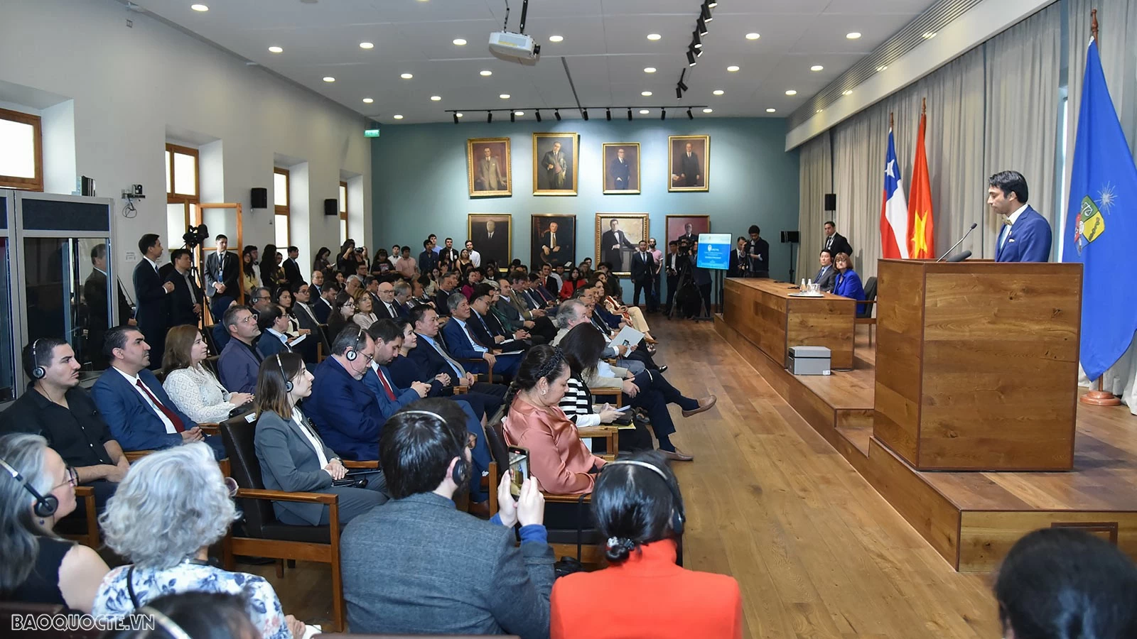 President Luong Cuong delivers policy speech at University of Chile President Luong Cuong delivers policy speech at University of Chile