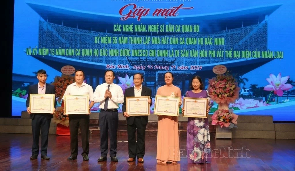 Bac Ninh Quan Ho Folk Song Theater affirms its reputation and brand Bac Ninh Quan Ho Folk Song Theater affirms its reputation and brand