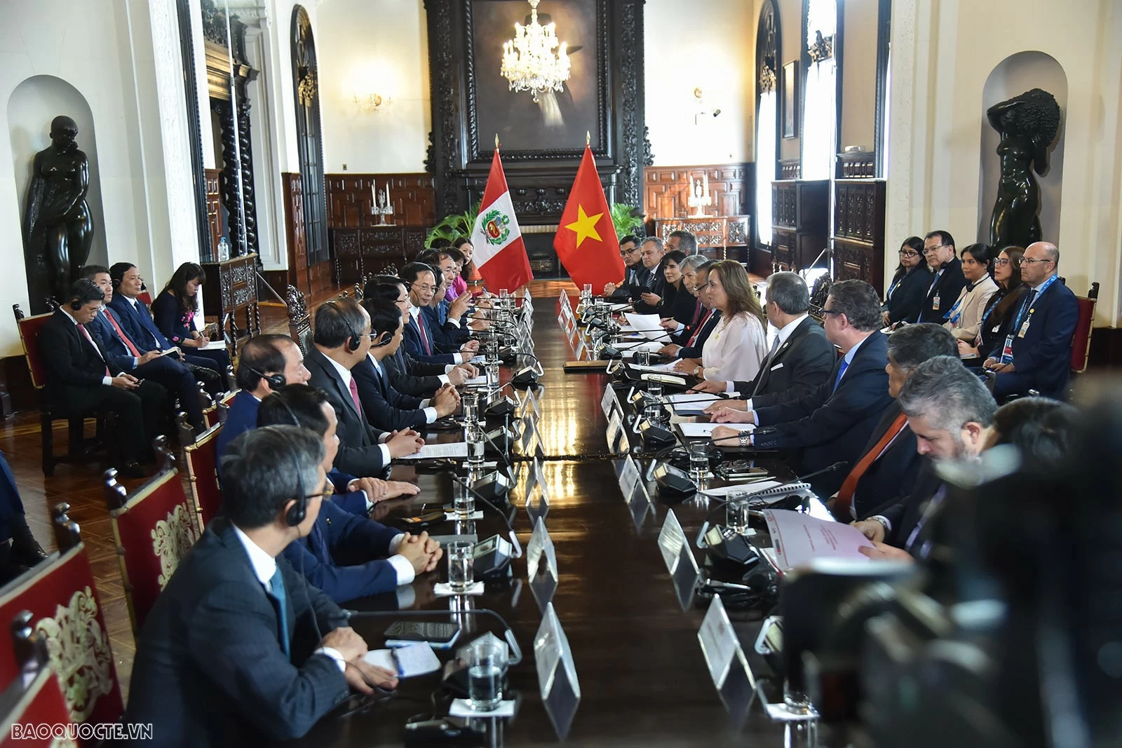 Vietnamese, Peruvian Presidents hold talks to deepen relations Vietnamese, Peruvian Presidents hold talks to deepen relations