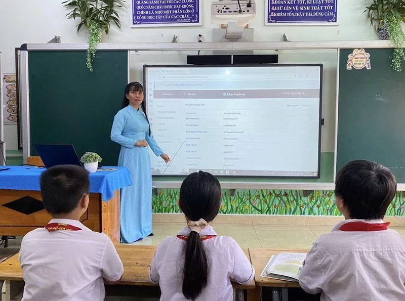 The dedication of the teaching staff has borne the Binh Duong: Teachers’ proactive use of technology brings positive changes to students