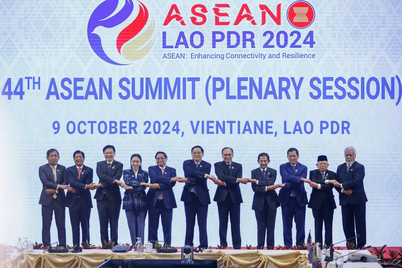 Lao Ambassador: ASEAN Future Forum Lao Ambassador: ASEAN Future Forum