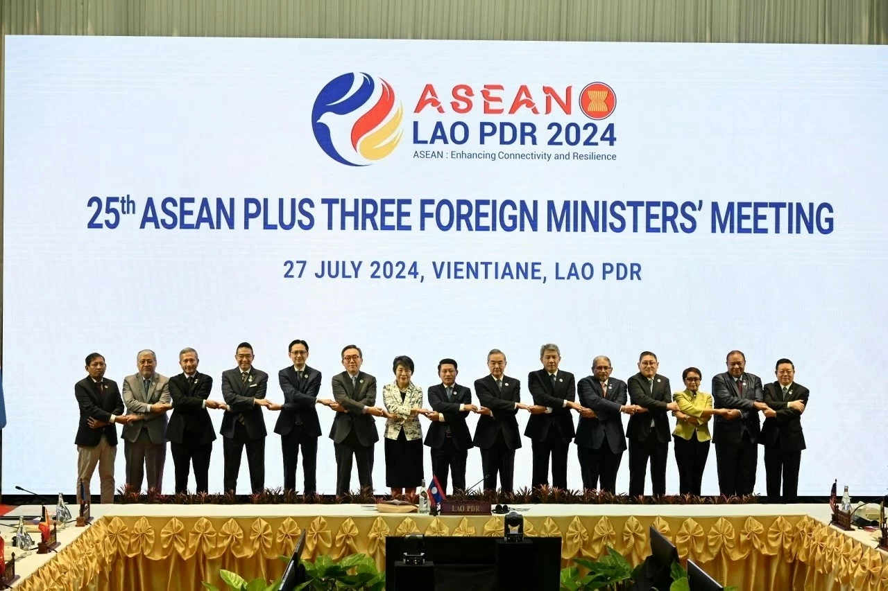 Indonesian Ambassdor: United and Resilent ASEAN Indonesian Ambassdor: United and Resilent ASEAN