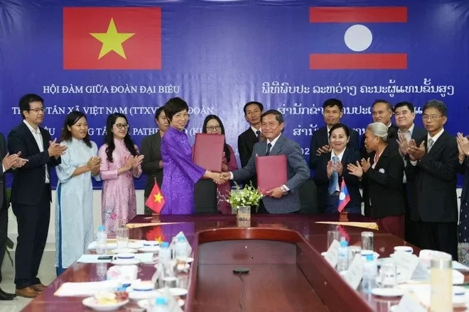 Lao Prime Minister Sonexay Siphandone receives VNA General Director in Vientiane Lao Prime Minister Sonexay Siphandone receives VNA General Director in Vientiane