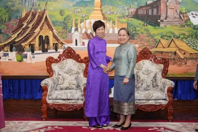 Lao Prime Minister Sonexay Siphandone receives VNA General Director in Vientiane Lao Prime Minister Sonexay Siphandone receives VNA General Director in Vientiane