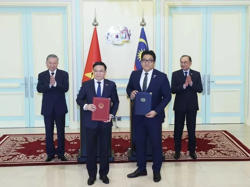 Vietnam, Malaysia leaders announce upgrading relationship to comprehensive strategic partnership Vietnam, Malaysia leaders announce upgrading relationship to comprehensive strategic partnership