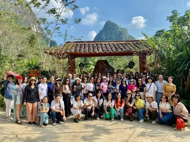 Service Department for Diplomatic Corps organized a companionship program for labourers