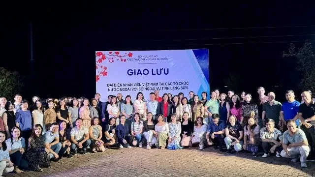 Service Department for Diplomatic Corps organized a companionship program for labourers