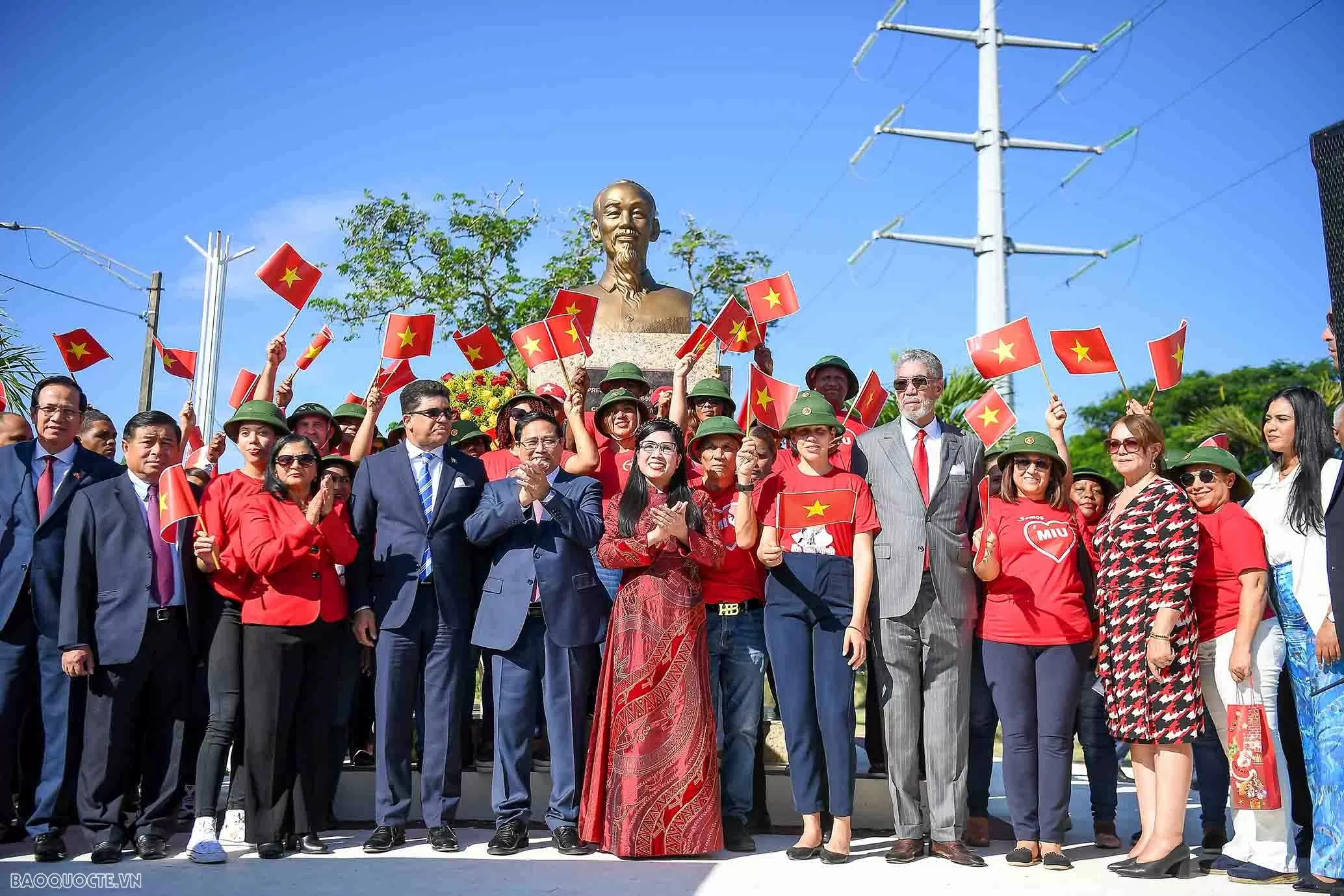 PM Pham Minh Chinh attends inauguration of upgraded statue of President Ho Chi Minh in Santo Domingo PM Pham Minh Chinh attends inauguration of upgraded statue of President Ho Chi Minh in Santo Domingo