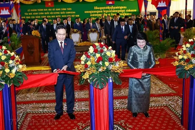 NA Chairman Tran Thanh Man attends inauguration o work symbolising Vietnam-Cambodia friendship in Phnom Penh NA Chairman Tran Thanh Man attends inauguration o work symbolising Vietnam-Cambodia friendship in Phnom Penh