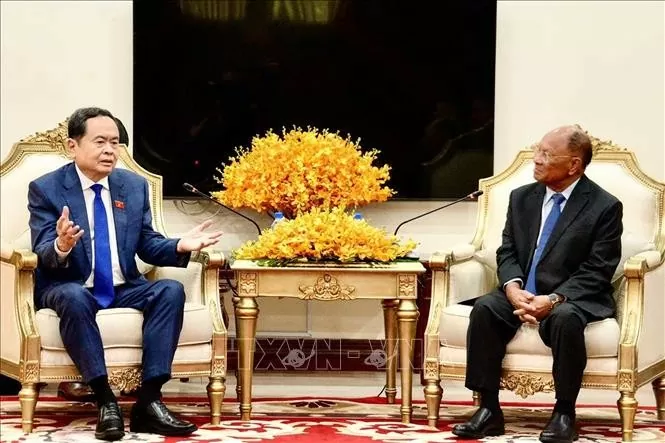 Chủ tịch Quốc hội Trần Thanh Mẫn gặp nguyên Chủ tịch Quốc hội Campuchia Samdech Heng Samrin National Assembly Chairman Tran Thanh Man meets with former Cambodian NA President Samdech Heng Samrin