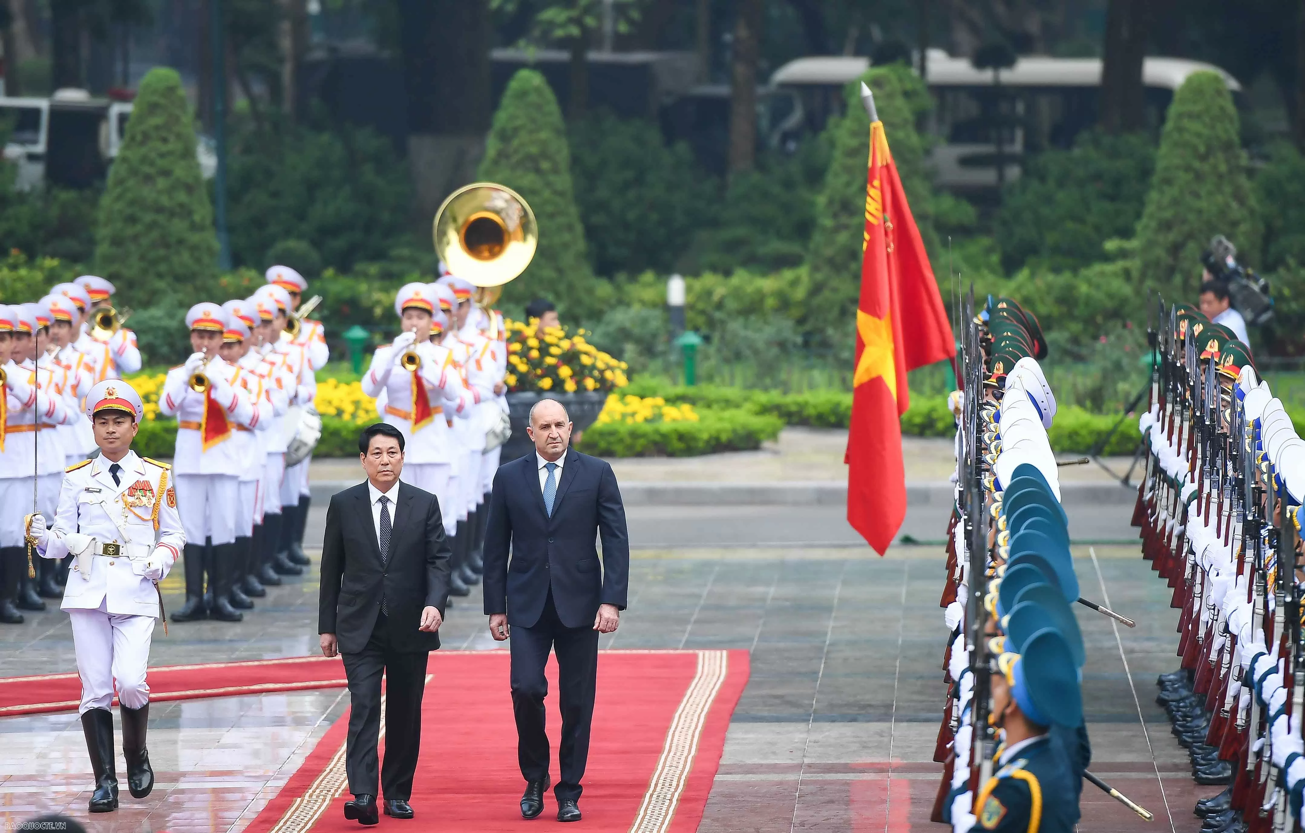 Welcome ceremony held for Bulgarian President Rumen Radev in Hanoi Welcome ceremony held for Bulgarian President Rumen Radev in Hanoi