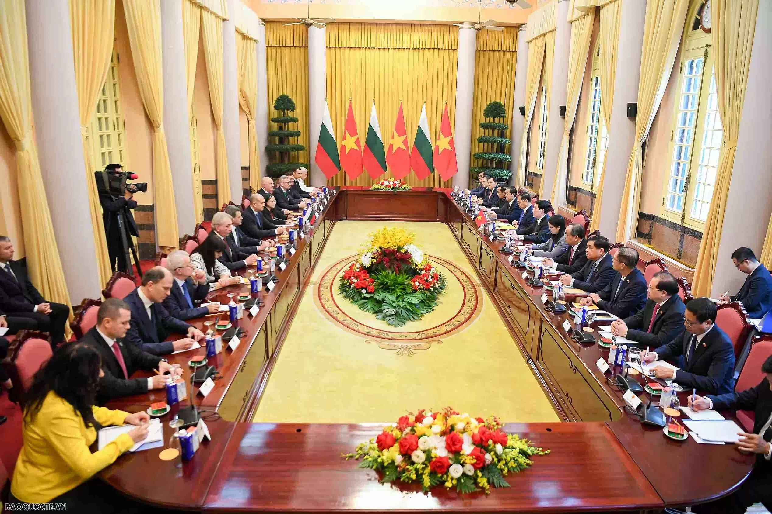 Vietnam, Bulgaria Presidents hold talks in Hanoi Vietnam, Bulgaria Presidents hold talks in Hanoi