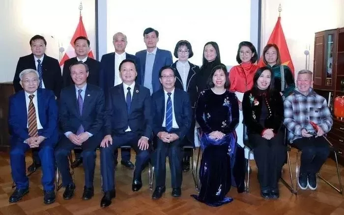 Deputy PM Tran Hong Ha meets with Vietnamese community in Denmark Deputy PM Tran Hong Ha meets with Vietnamese community in Denmark