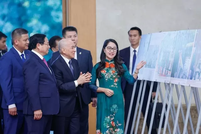 Prime Minister Pham Minh Chinh meets with Cambodian King Norodom Sihamoni in Hanoi Prime Minister Pham Minh Chinh meets with Cambodian King Norodom Sihamoni in Hanoi