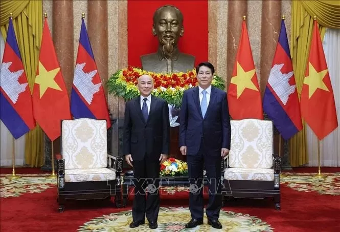 Cambodian King wraps up state visit to Vietnam Cambodian King wraps up state visit to Vietnam