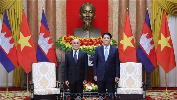 Cambodian King wraps up state visit to Vietnam
