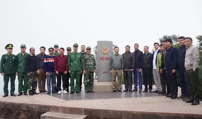 Dien Bien, Laos’ Phongsaly conduct bilateral survey, talks Dien Bien, Laos’ Phongsaly conduct bilateral survey, talks