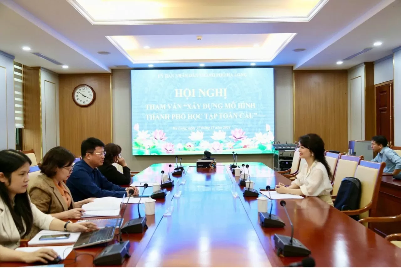 Hội nghị tham vấn “Xây dựng mô hình thành phố học tập toàn cầu” ngày 28/11/2024 tại trụ sở UBND Thành phố Hạ Long. Hội nghị tham vấn “Xây dựng mô hình thành phố học tập toàn cầu” ngày 28/11/2024 tại trụ sở UBND Thành phố Hạ Long.