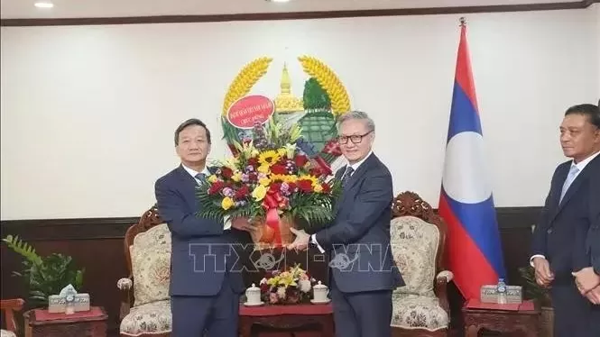 Vietnam congratulates Laos on National Day