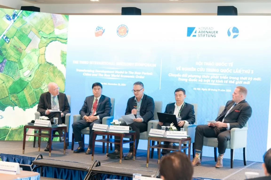 Hội thảo quốc tế về Nghiên cứu Trung Quốc lần thứ ba với chủ đề “Chuyển đổi phương thức phát triển trong thời kỳ mới: Trung Quốc và trật tự kinh tế thế giới mới” Hội thảo quốc tế về Nghiên cứu Trung Quốc lần thứ ba với chủ đề “Chuyển đổi phương thức phát triển trong thời kỳ mới: Trung Quốc và trật tự kinh tế thế giới mới”