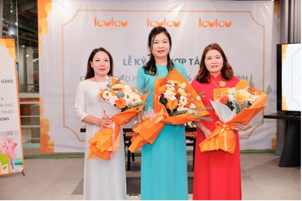 Đại diện 3 trường mầm non của TP. Sơn La được chuyển giao phương pháp giáo dục Laulau Learning. Đại diện 3 trường mầm non của TP. Sơn La được chuyển giao phương pháp giáo dục Laulau Learning.