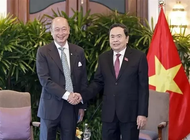 NA Chairman receives United Overseas Bank leader in Singapore NA Chairman receives United Overseas Bank leader in Singapore