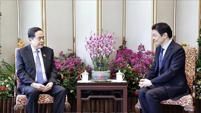 NA Chairman Tran Thanh Man meets with Singaporean Prime Minister Lawrence Wong