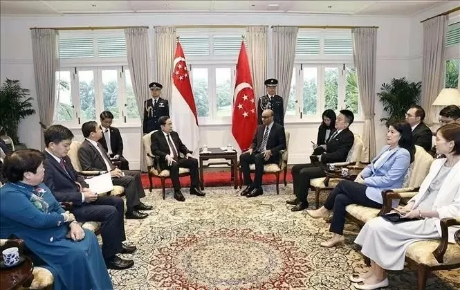 NA Chairman Tran Thanh Man meets with Singaporean President NA Chairman Tran Thanh Man meets with Singaporean President