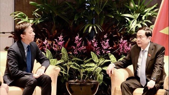 NA Chairman Tran Thanh Man meets leaders of major Singaporean corporations