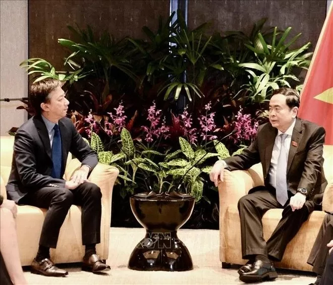 NA Chairman Tran Thanh Man meets leaders of major Singaporean corporations