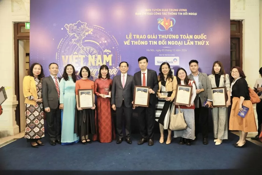 10th National External Information Service Awards ceremony showcases Vietnam's standing 10th National External Information Service Awards ceremony showcases Vietnam's standing
