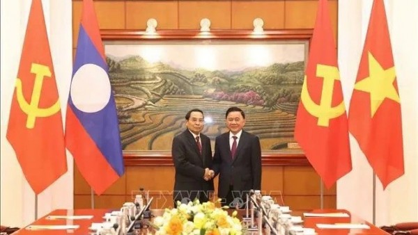 Vietnam, Laos  Party officials hold talks in Hanoi