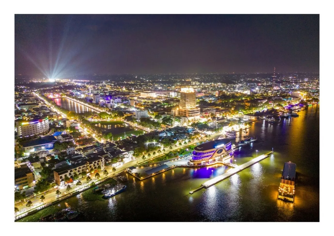 Cùng Tiền Giang phát triển trong giai đoạn mới Tien Giang joining forces for a new era of growth