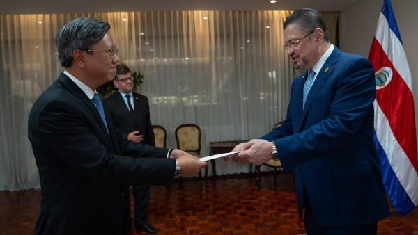 Costa Rica wants to enhance cooperation with Vietnam: President