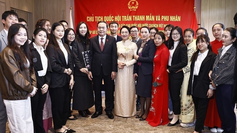 NA Chairman meets with representatives of Vietnamese community in Japan