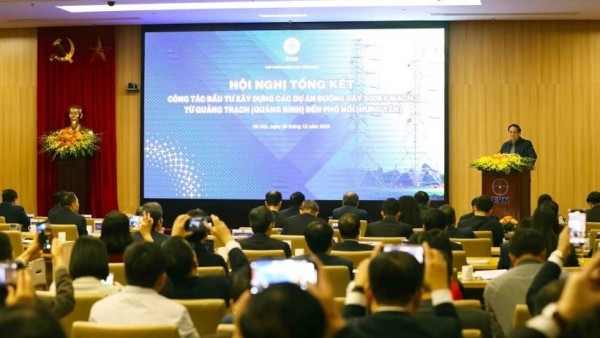 PM Pham Minh Chinh calls for transformative energy projects