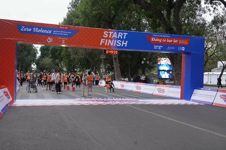 2,000 runners participated in the race champions a vision for a joyful, violence-free life for women and girls 2,000 runners participated in the race champions a vision for a joyful, violence-free life for women and girls