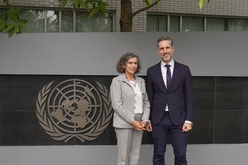 Đại sứ Tây Ban Nha tại Việt Nam Carmen Cano de Lasala và Trưởng Đại diện Quỹ Dân số Liên hợp quốc (UNFPA) tại Việt Nam Matt Jackson. (Nguồn: UNFPA) Đại sứ Tây Ban Nha tại Việt Nam Carmen Cano de Lasala và Trưởng Đại diện Quỹ Dân số Liên hợp quốc (UNFPA) tại Việt Nam Matt Jackson. (Nguồn: UNFPA)