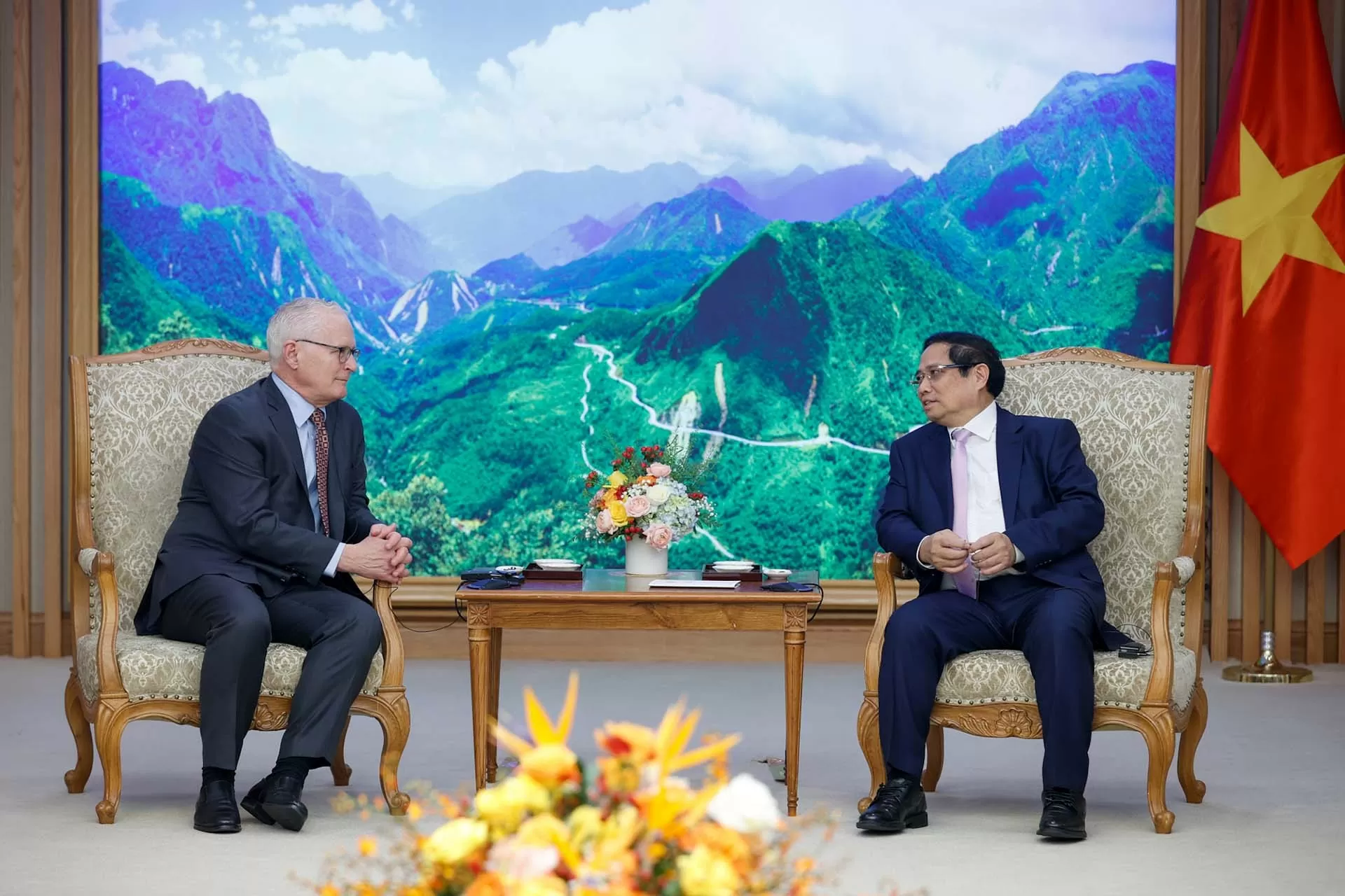 PM Pham Minh Chinh receives US firms urging investment in semiconductor, AI, cloud computing PM Pham Minh Chinh receives US firms urging investment in semiconductor, AI, cloud computing
