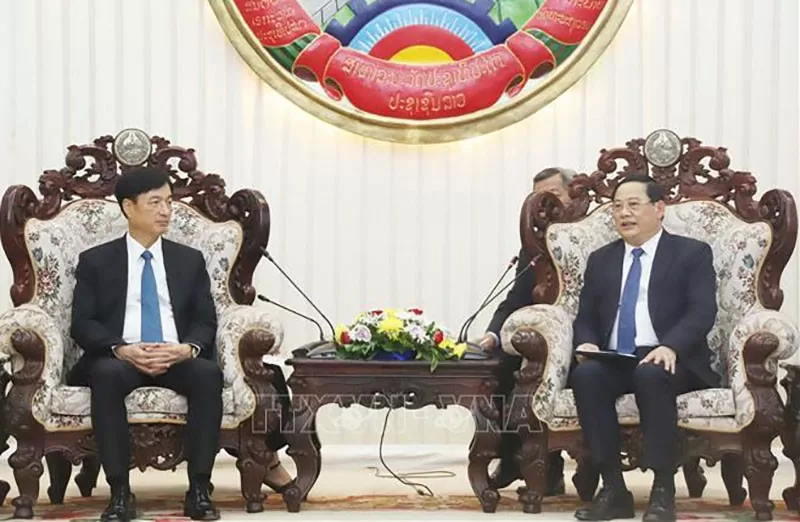 Party delegation visits Laos to affirm strong supports Laos' renovation efforts Party delegation visits Laos to affirm strong supports Laos' renovation efforts