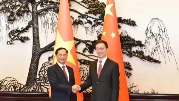 Deputy PM Bui Thanh Son meets Chinese Vice President Han Zheng in Beijing