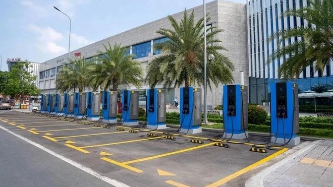 Vietnam needs 14 billion USD to develop EV charging stations